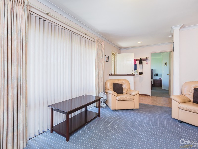 24 Murdoch Road, Thornlie WA 6108