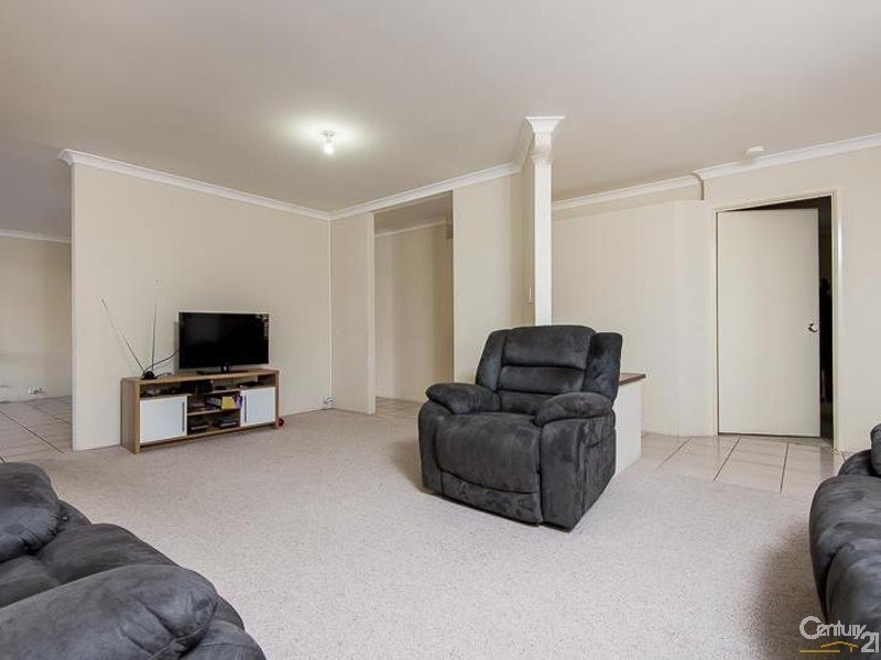 13 Tritonia Rise, Thornlie WA 6108