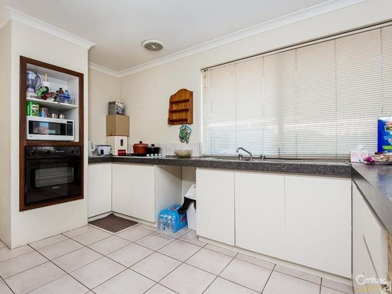 13 Tritonia Rise, Thornlie WA 6108