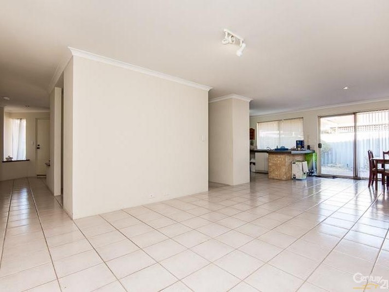 13 Tritonia Rise, Thornlie WA 6108