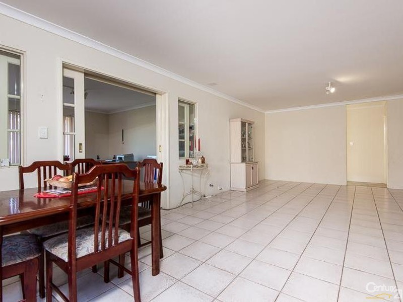 13 Tritonia Rise, Thornlie WA 6108