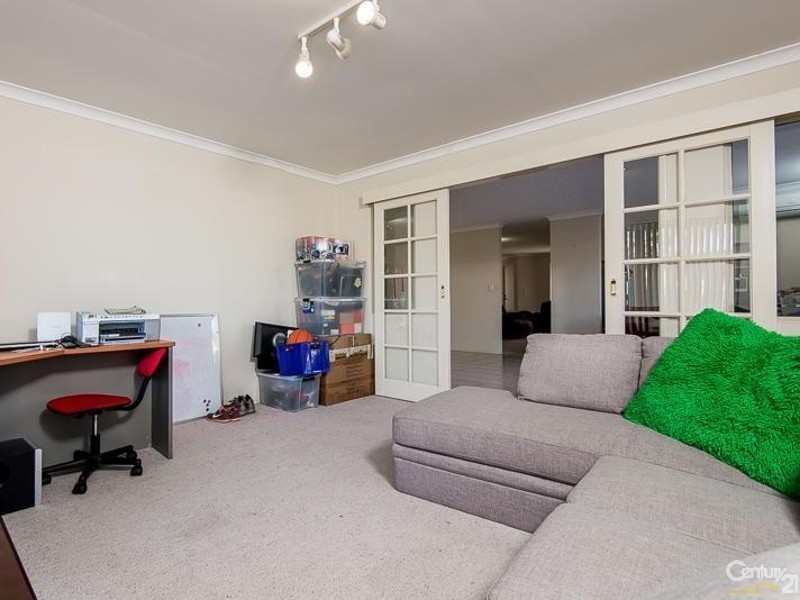 13 Tritonia Rise, Thornlie WA 6108