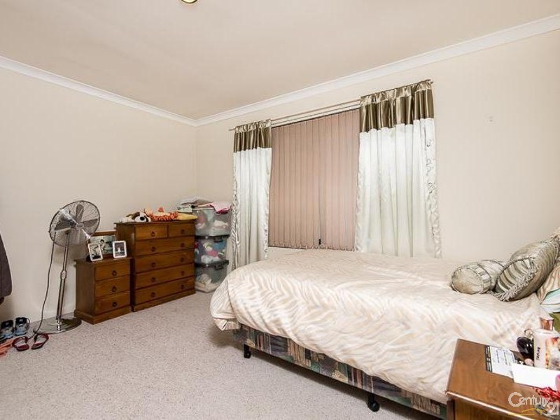 13 Tritonia Rise, Thornlie WA 6108