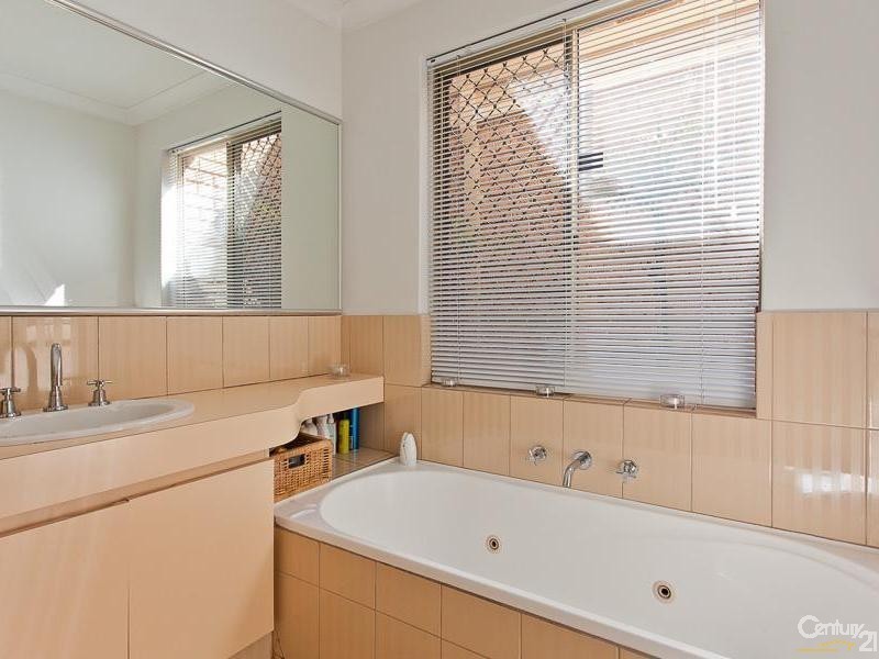 4/12 Brosnan Street, Dianella WA 6059