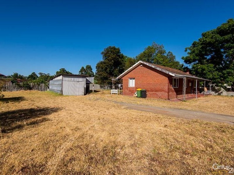 4 The Crescent, Maddington WA 6109