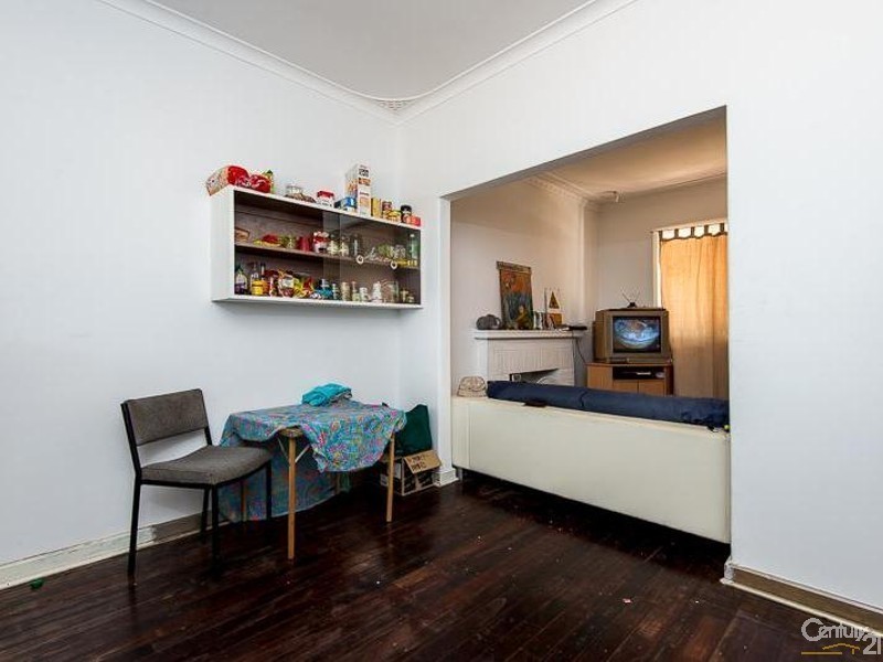 4 The Crescent, Maddington WA 6109