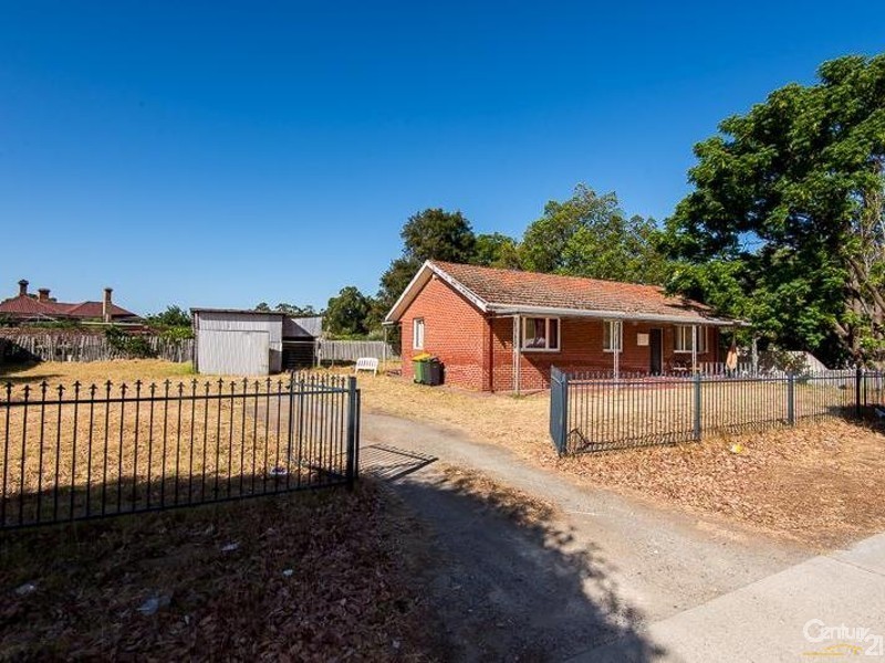 4 The Crescent, Maddington WA 6109