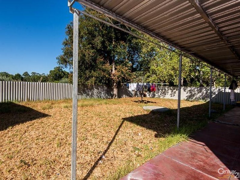 4 The Crescent, Maddington WA 6109