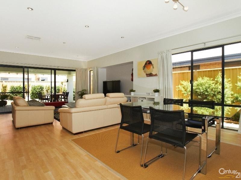 20 Wiltshire Avenue, Thornlie WA 6108