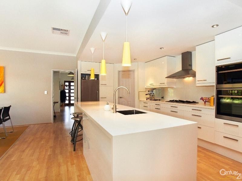 20 Wiltshire Avenue, Thornlie WA 6108