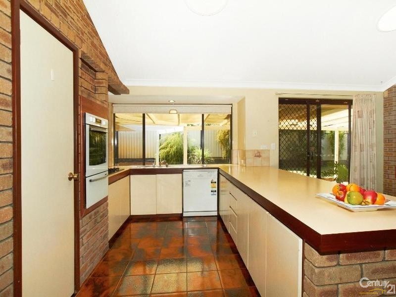 3 Ferntree Close, Thornlie WA 6108