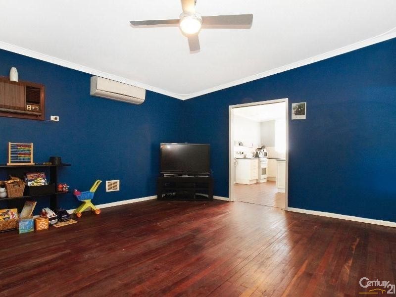 55 Gilmore Ave, Orelia WA 6167