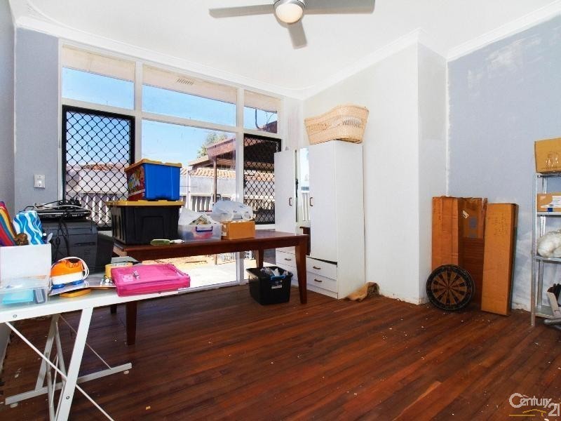 55 Gilmore Ave, Orelia WA 6167