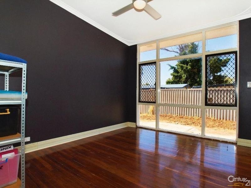 55 Gilmore Ave, Orelia WA 6167