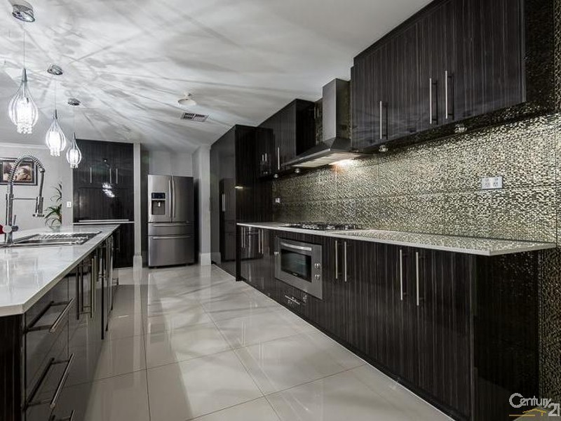 8 Paspalum Street, Piara Waters WA 6112