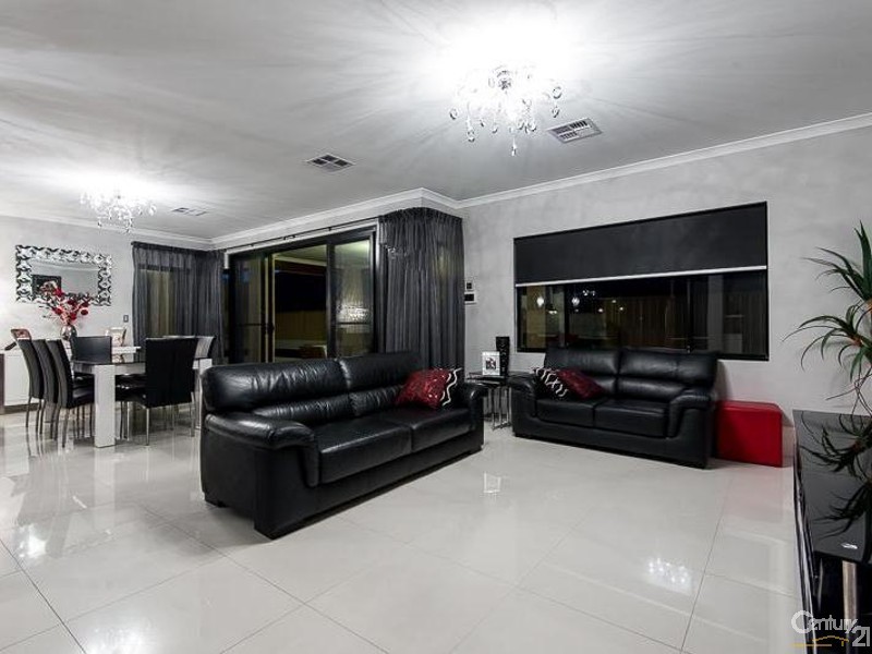 8 Paspalum Street, Piara Waters WA 6112