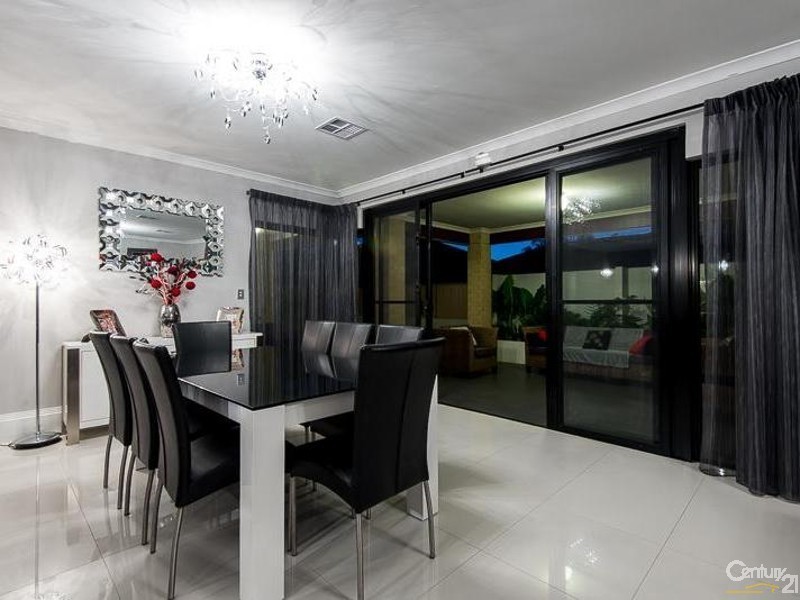 8 Paspalum Street, Piara Waters WA 6112