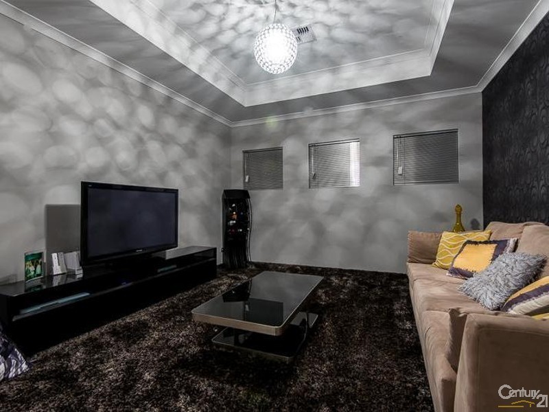 8 Paspalum Street, Piara Waters WA 6112