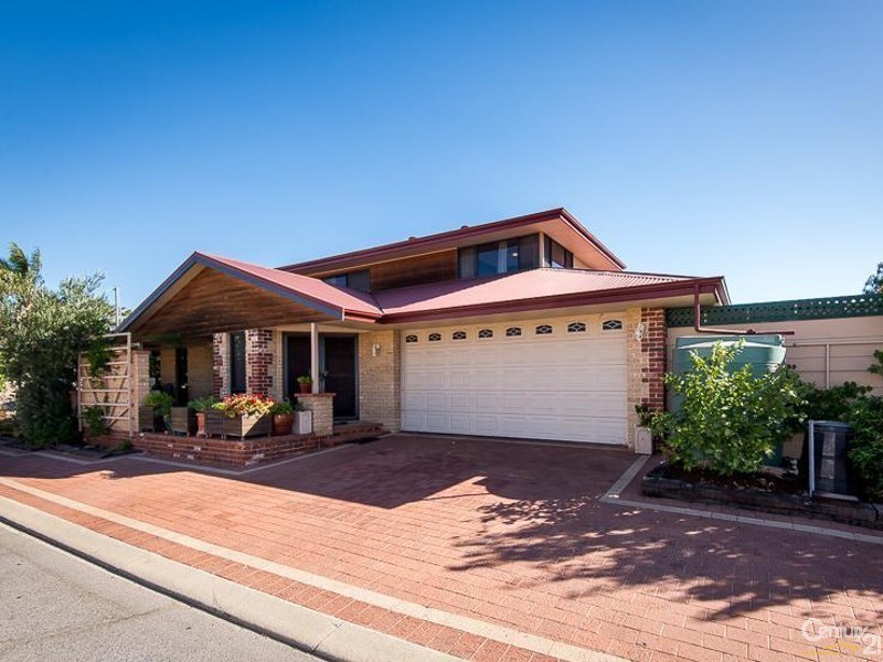 65 Fennell Crescent, Wattle Grove WA 6107