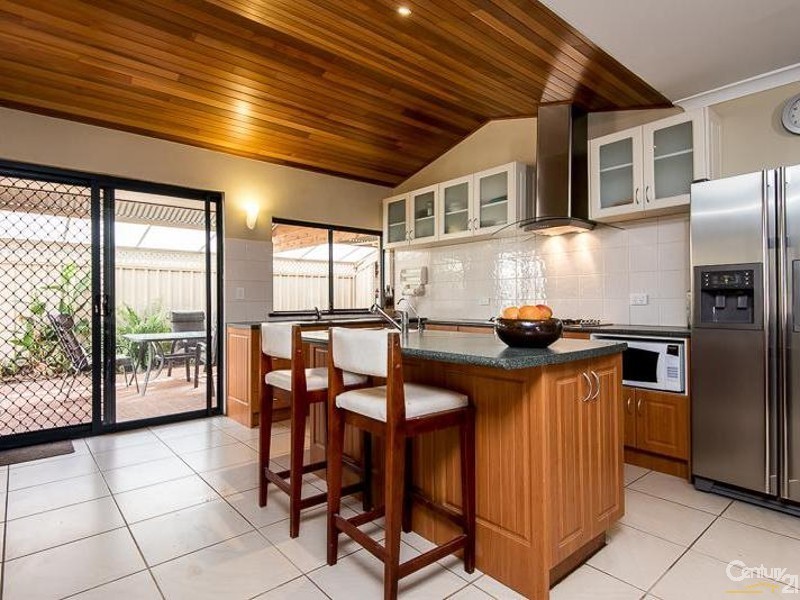 65 Fennell Crescent, Wattle Grove WA 6107