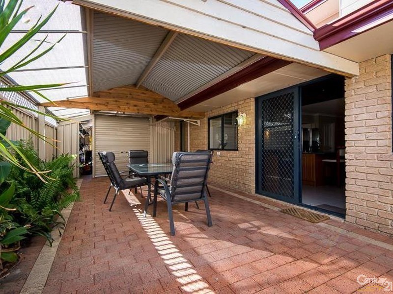 65 Fennell Crescent, Wattle Grove WA 6107