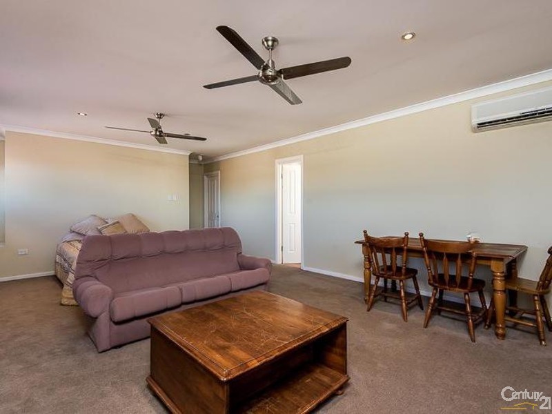 65 Fennell Crescent, Wattle Grove WA 6107