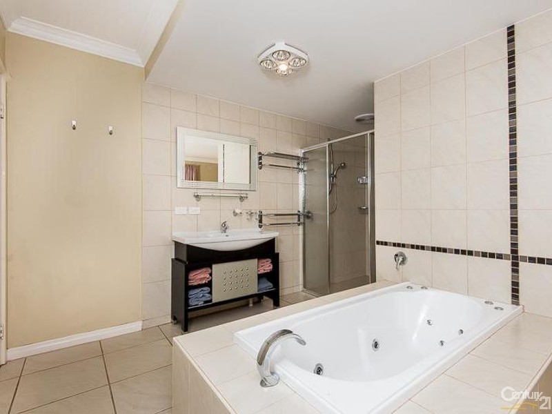 65 Fennell Crescent, Wattle Grove WA 6107