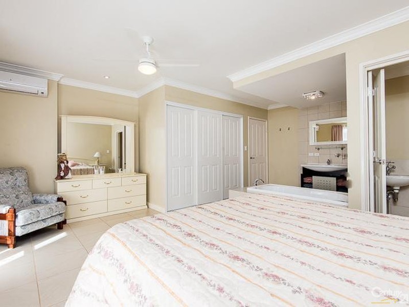 65 Fennell Crescent, Wattle Grove WA 6107