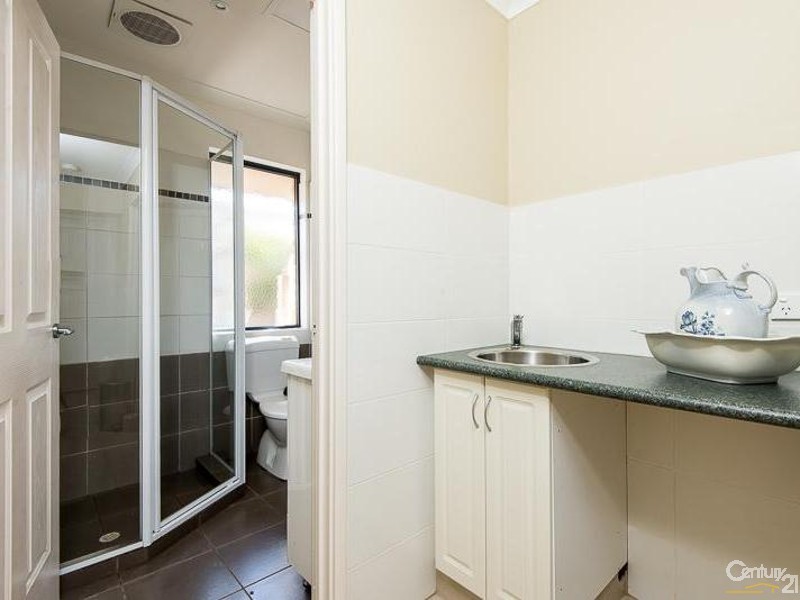 65 Fennell Crescent, Wattle Grove WA 6107