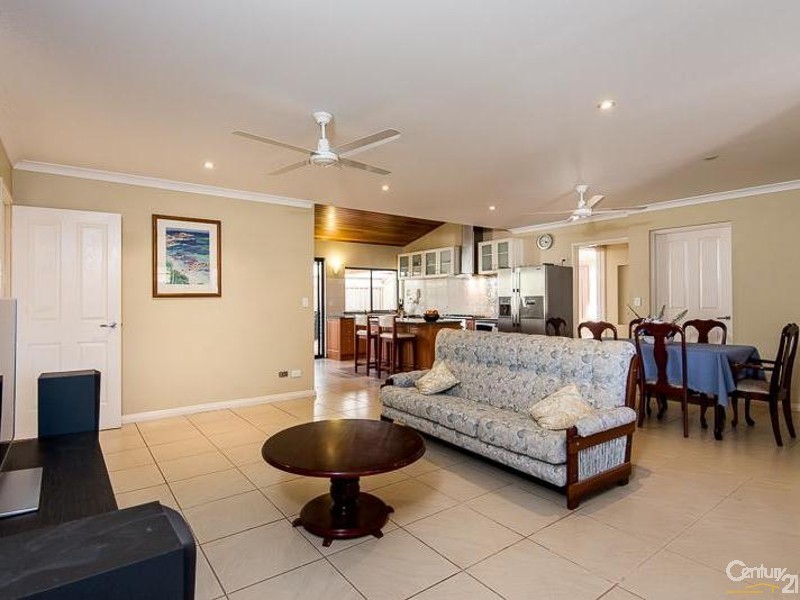 65 Fennell Crescent, Wattle Grove WA 6107