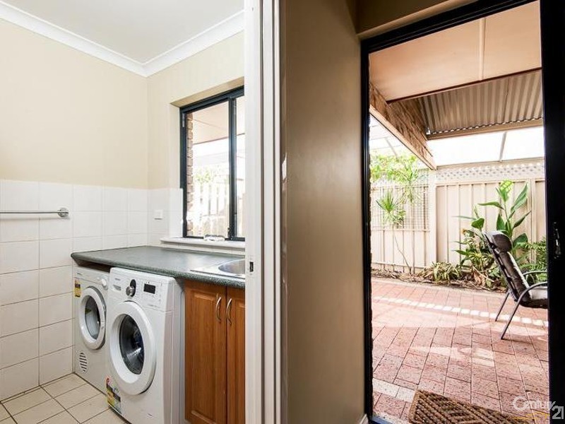 65 Fennell Crescent, Wattle Grove WA 6107