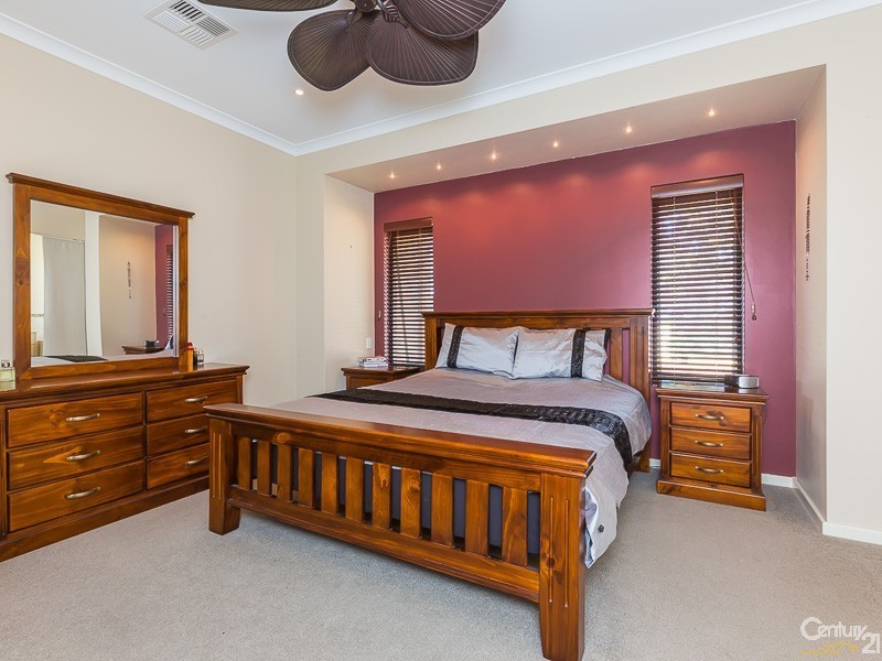 6 Vellender Road, Bedfordale WA 6112