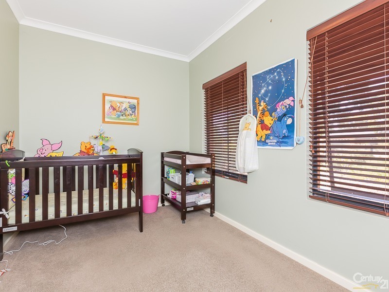 6 Vellender Road, Bedfordale WA 6112