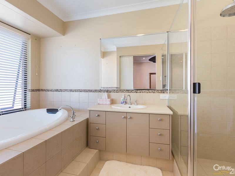 6 Vellender Road, Bedfordale WA 6112