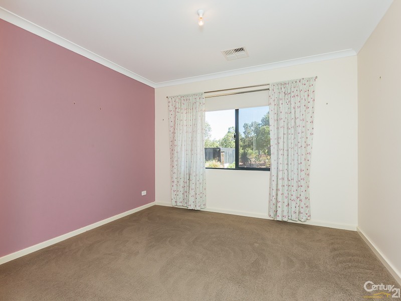 6 Vellender Road, Bedfordale WA 6112