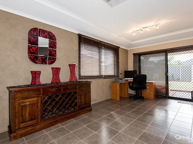 3 Coolberry Road, Huntingdale WA 6110