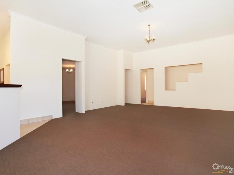 11 Green Vale Heights, Leeming WA 6149
