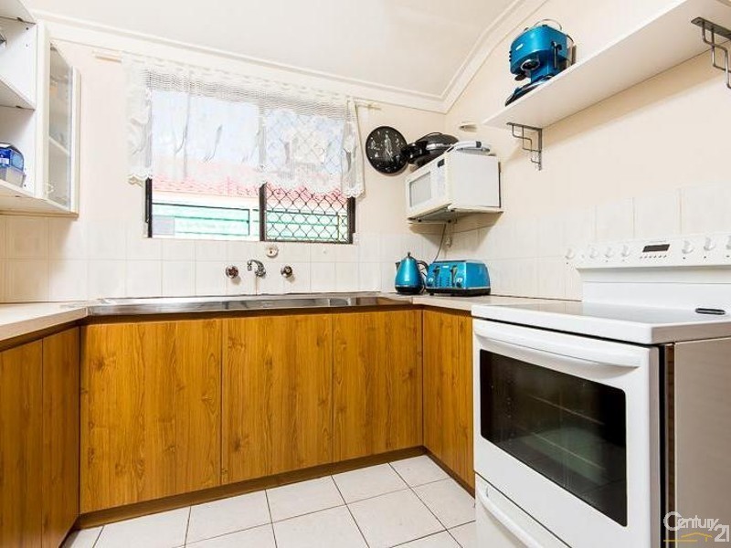 17 Selsdon Road, Camillo WA 6111