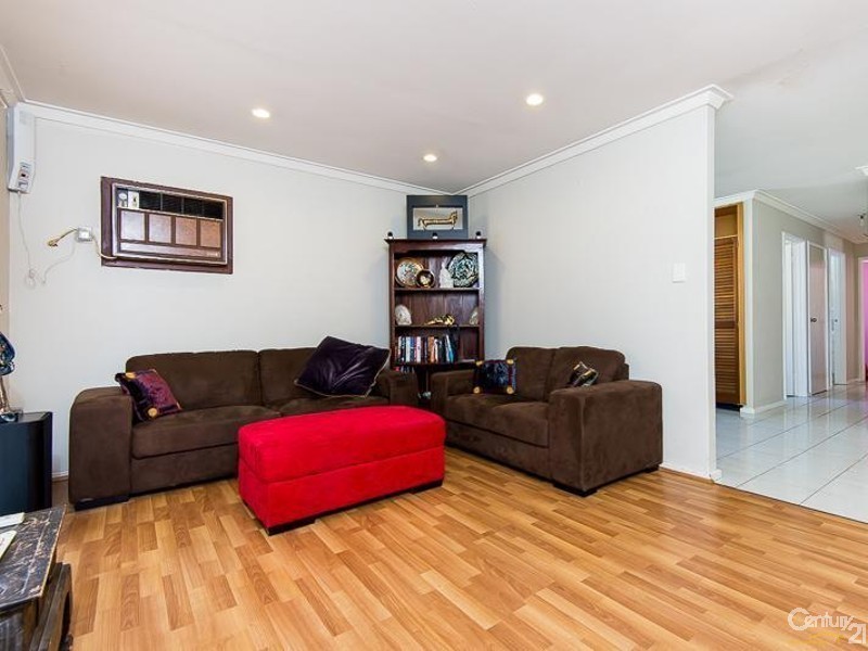 17 Selsdon Road, Camillo WA 6111