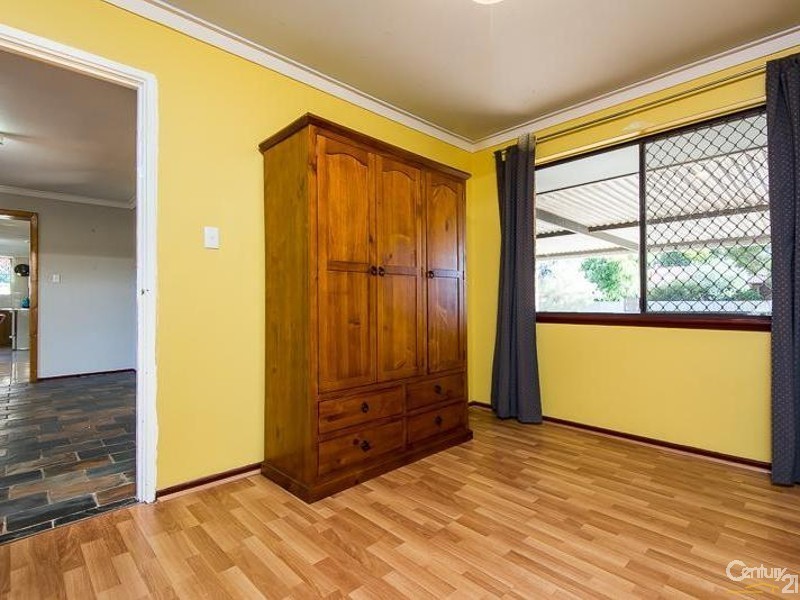 17 Selsdon Road, Camillo WA 6111