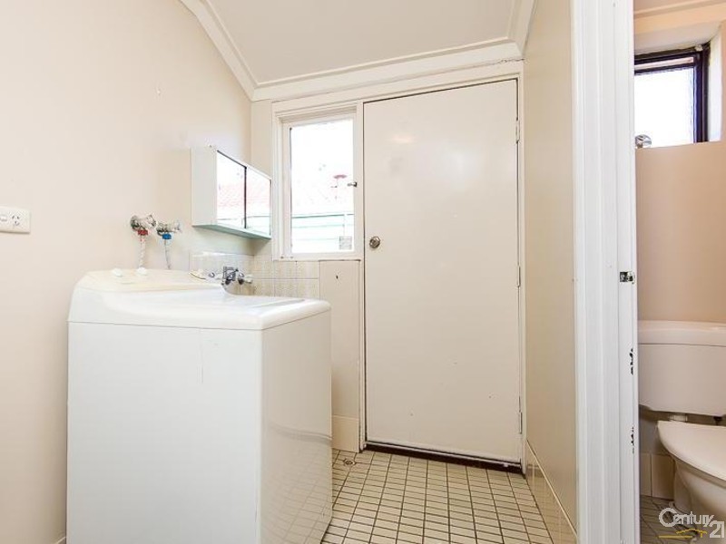 17 Selsdon Road, Camillo WA 6111