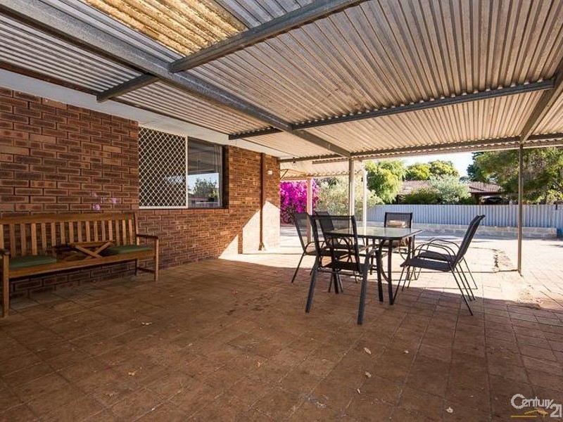 17 Selsdon Road, Camillo WA 6111