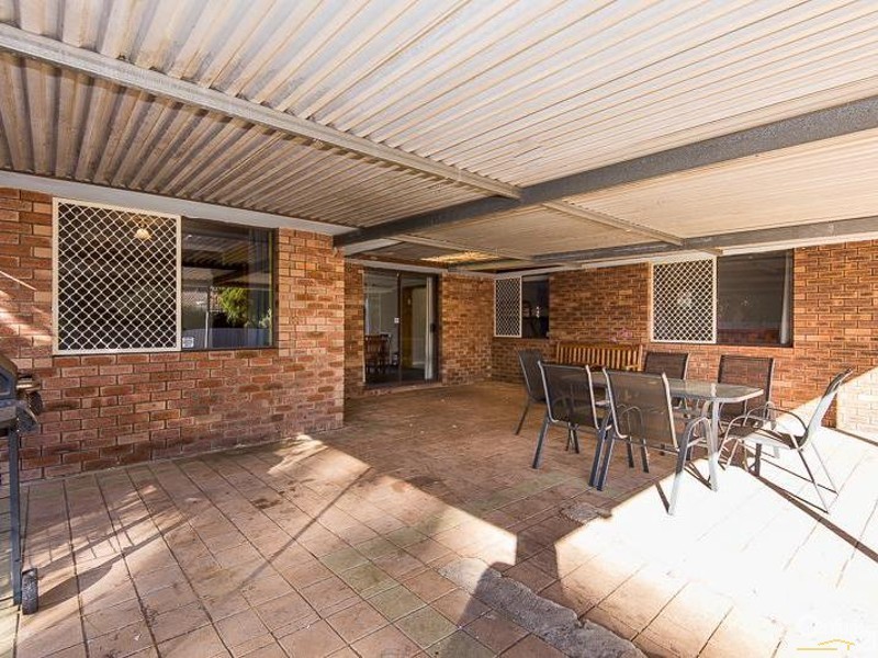 17 Selsdon Road, Camillo WA 6111