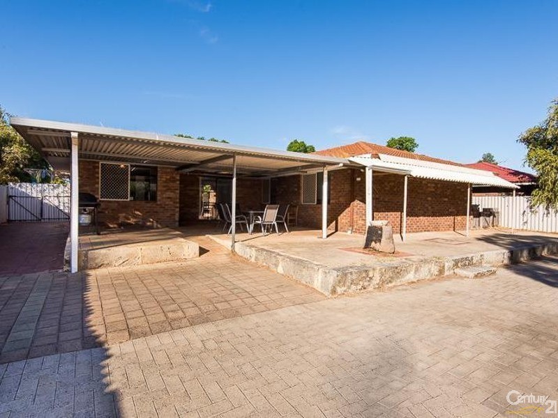17 Selsdon Road, Camillo WA 6111