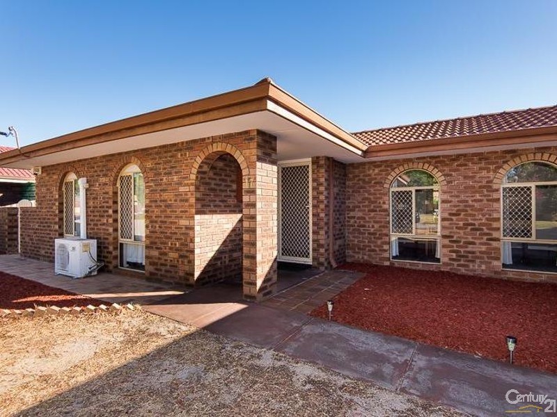 17 Selsdon Road, Camillo WA 6111