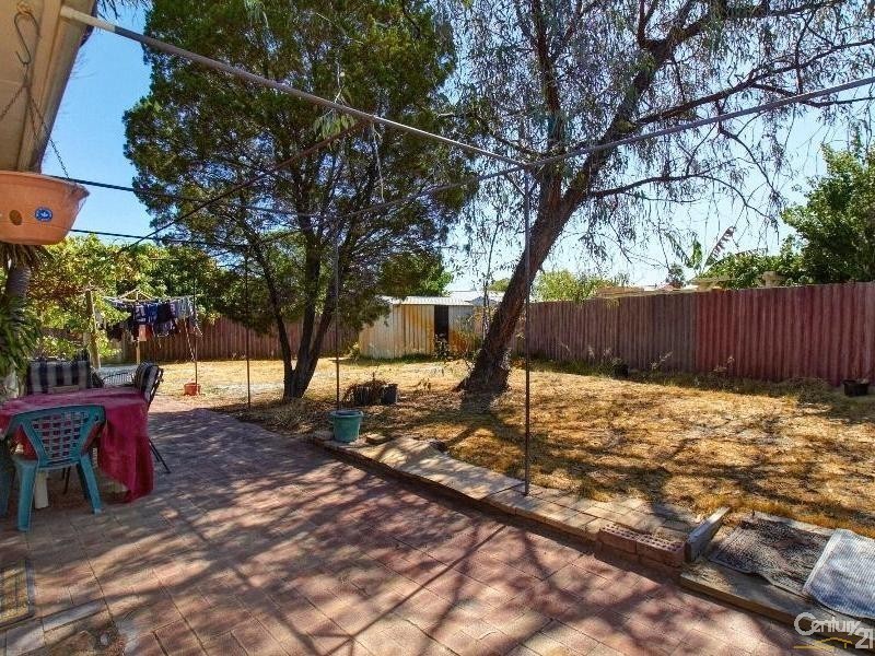 3 Melba Place, Thornlie WA 6108