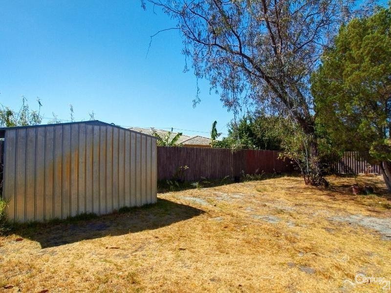 3 Melba Place, Thornlie WA 6108