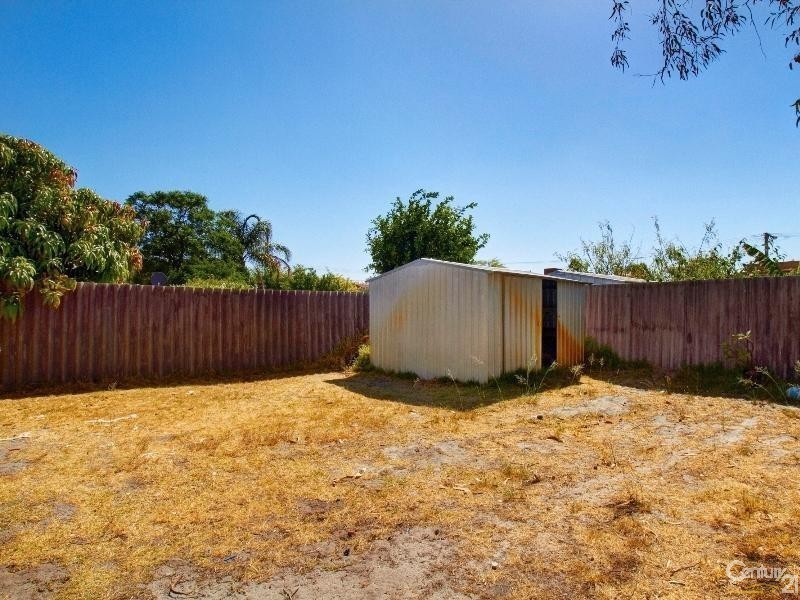 3 Melba Place, Thornlie WA 6108