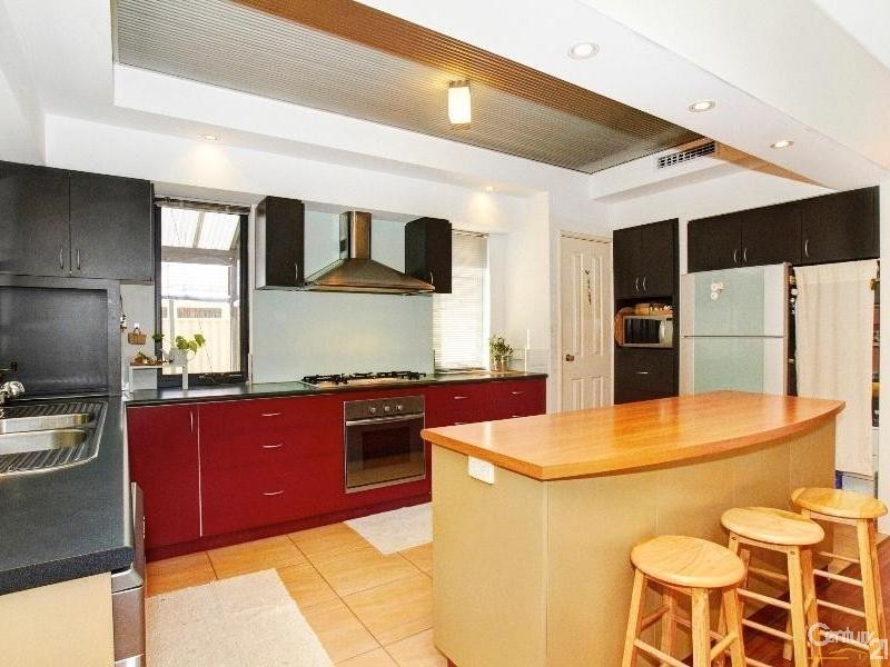 4 Chorus Circle, Atwell WA 6164