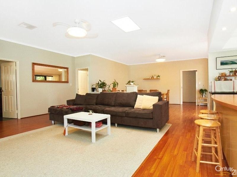 4 Chorus Circle, Atwell WA 6164
